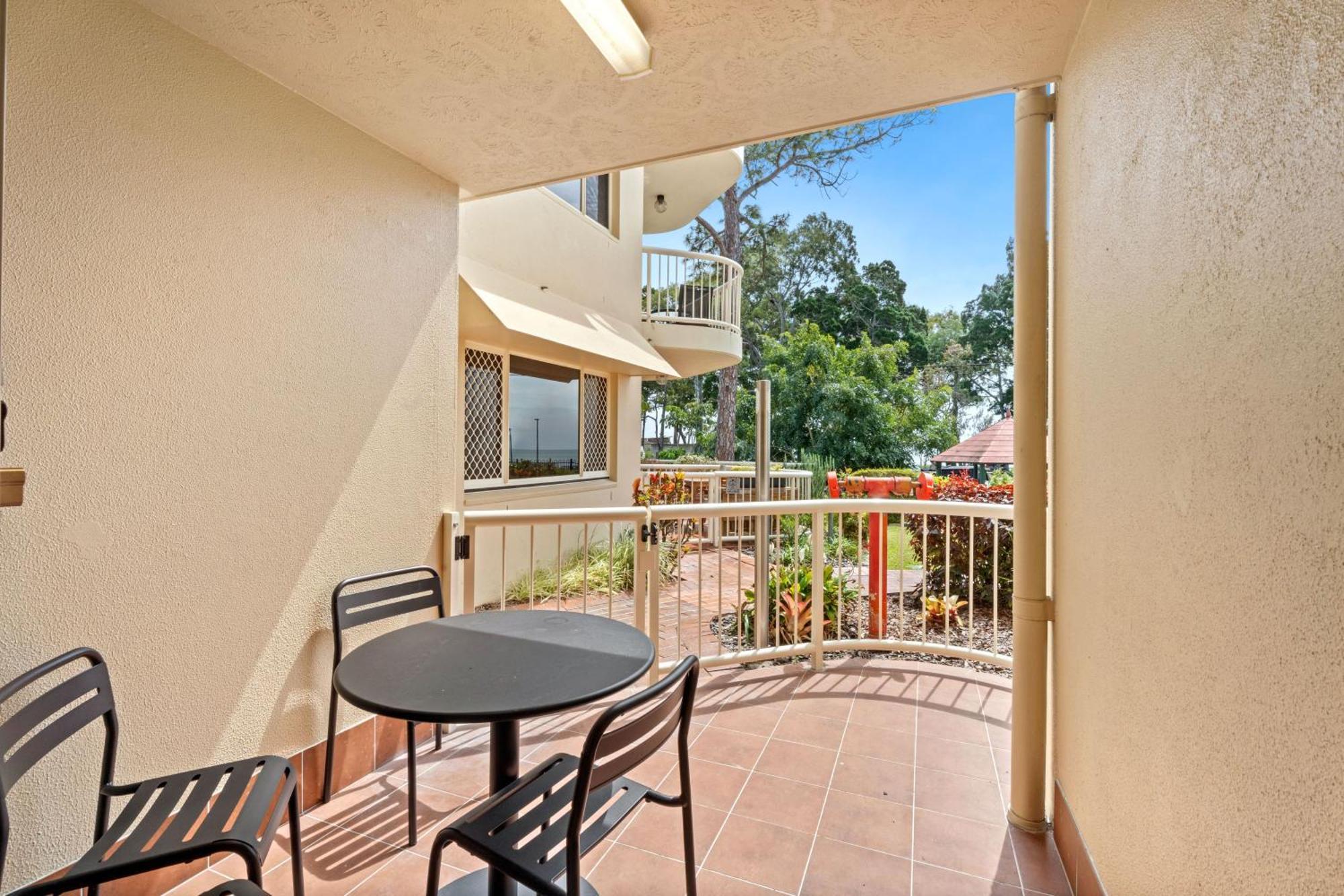 Aparthotel Charlton On The Esplanade Hervey Bay Exterior foto